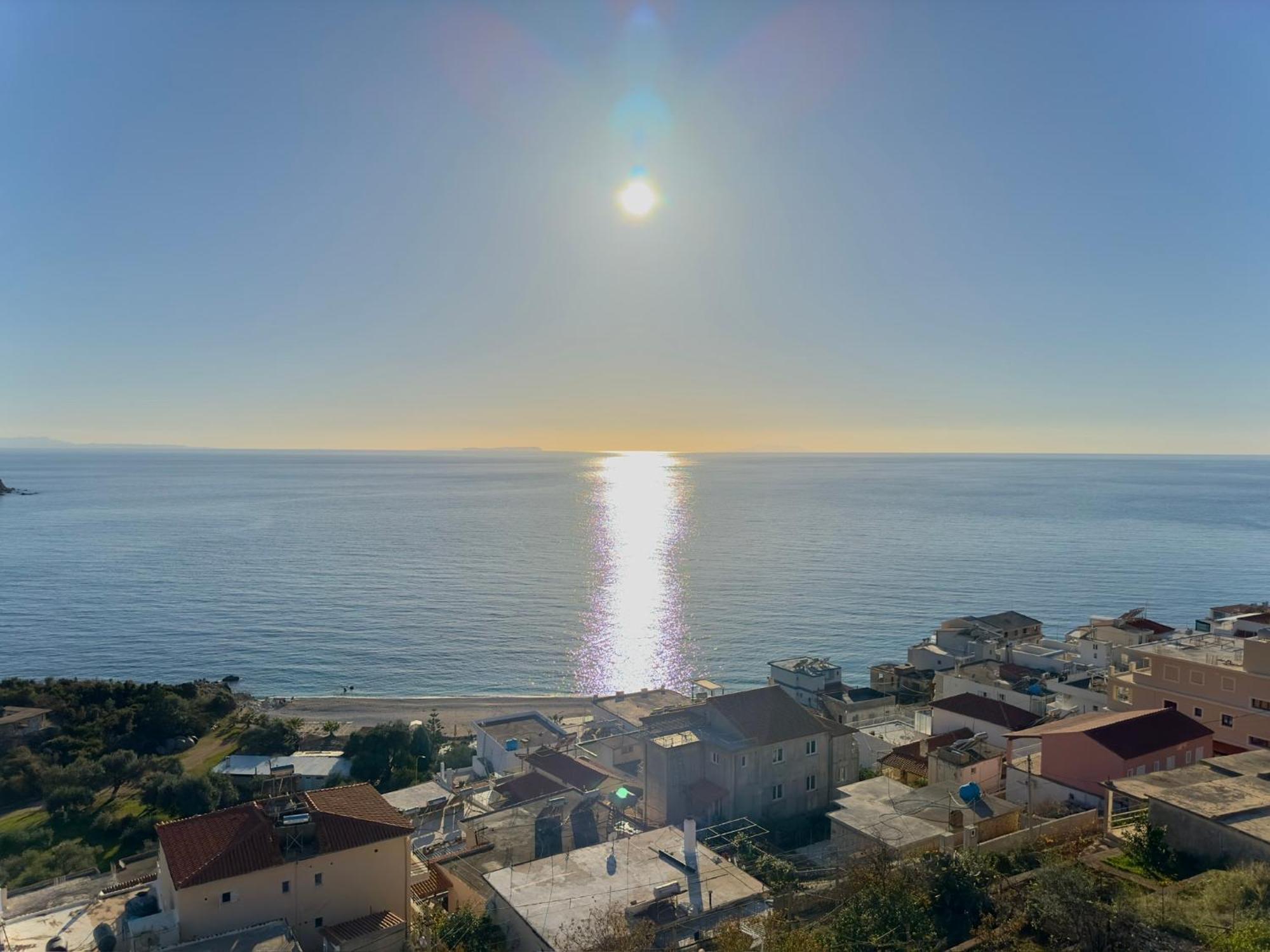 Roumers Himara 外观 照片